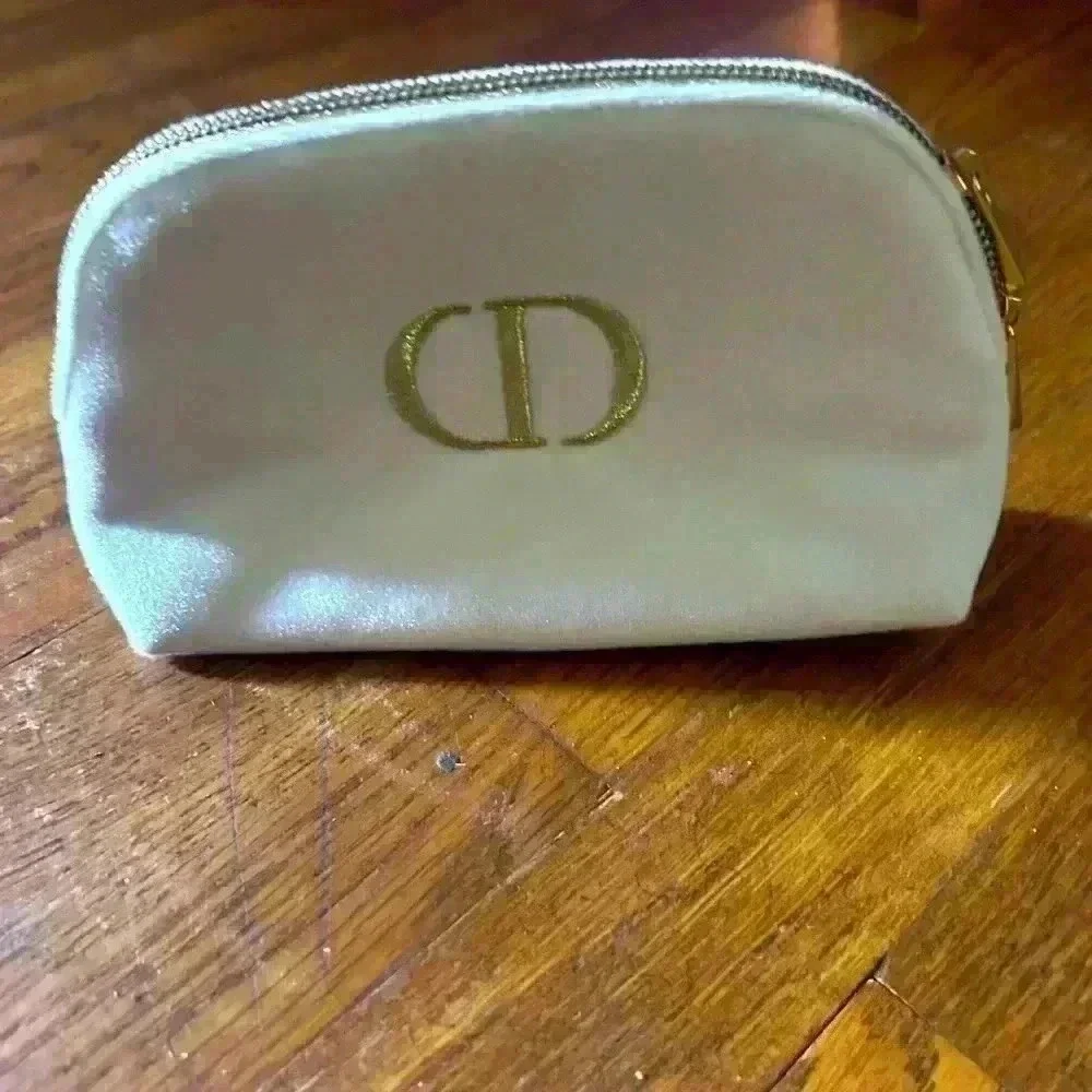 Christian Dior Cream Velvet Make Up Bag!‎